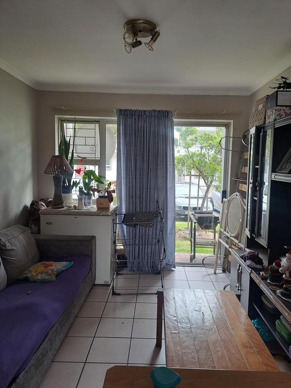 2 Bedroom Property for Sale in Uitzicht Western Cape